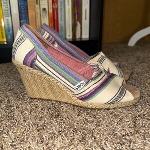 TOMS Women's Colorful Striped Wedges